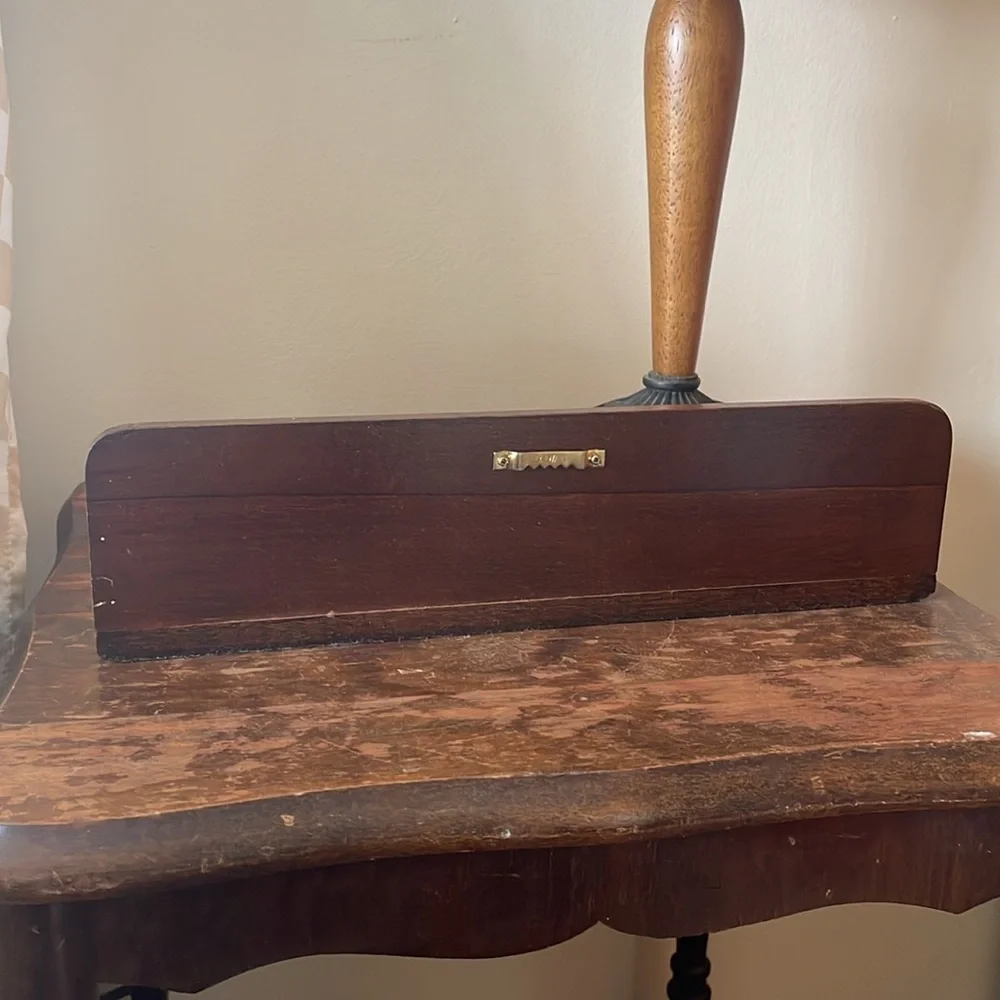 Vintage Avon Fashion Silhouettes w/ Display Rack - Picture 2 of 8